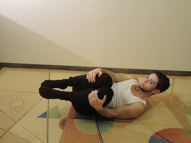 Nugaros mankšta dešimtas pratimas